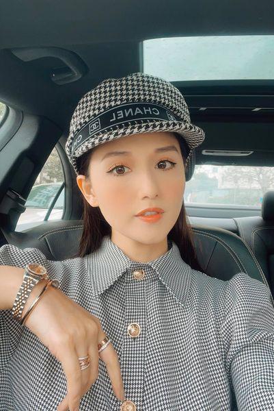 Khán giả phản ứng khi Hà Hồ vừa làm vừa ôm con ngủ gật - 4