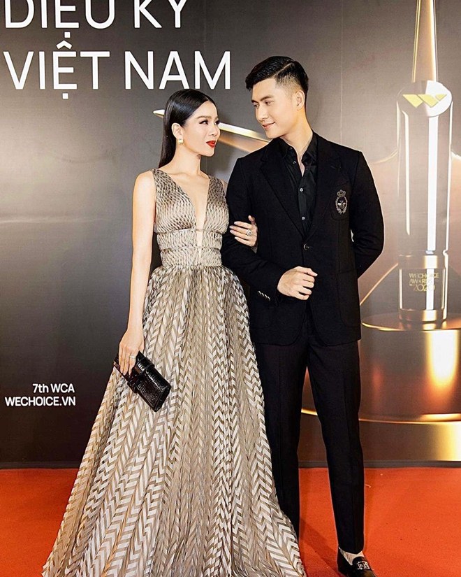 Lệ Quyên "hồi xuân" yêu trai trẻ kém 12 tuổi, tậu combo xế hộp 5 tỷ lẫn biệt thự siêu sang - 2