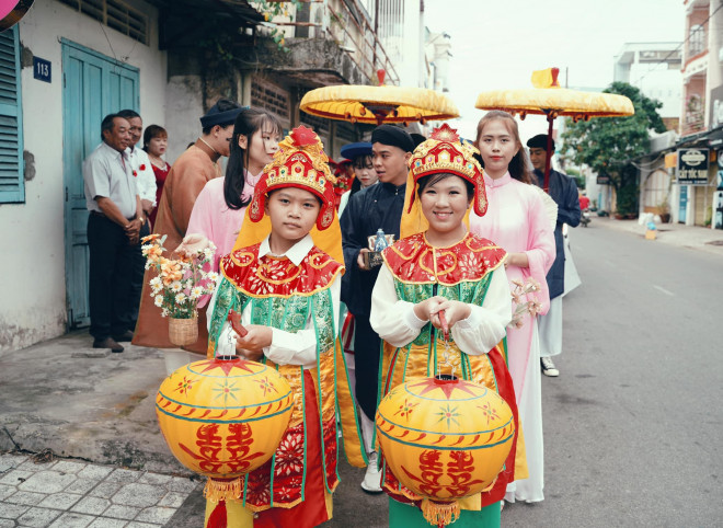 Cô dâu, chú rể mặc cổ phục triều Nguyễn trong ngày cưới gây ấn tượng - 5