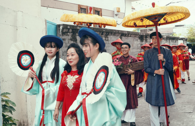Cô dâu, chú rể mặc cổ phục triều Nguyễn trong ngày cưới gây ấn tượng - 6