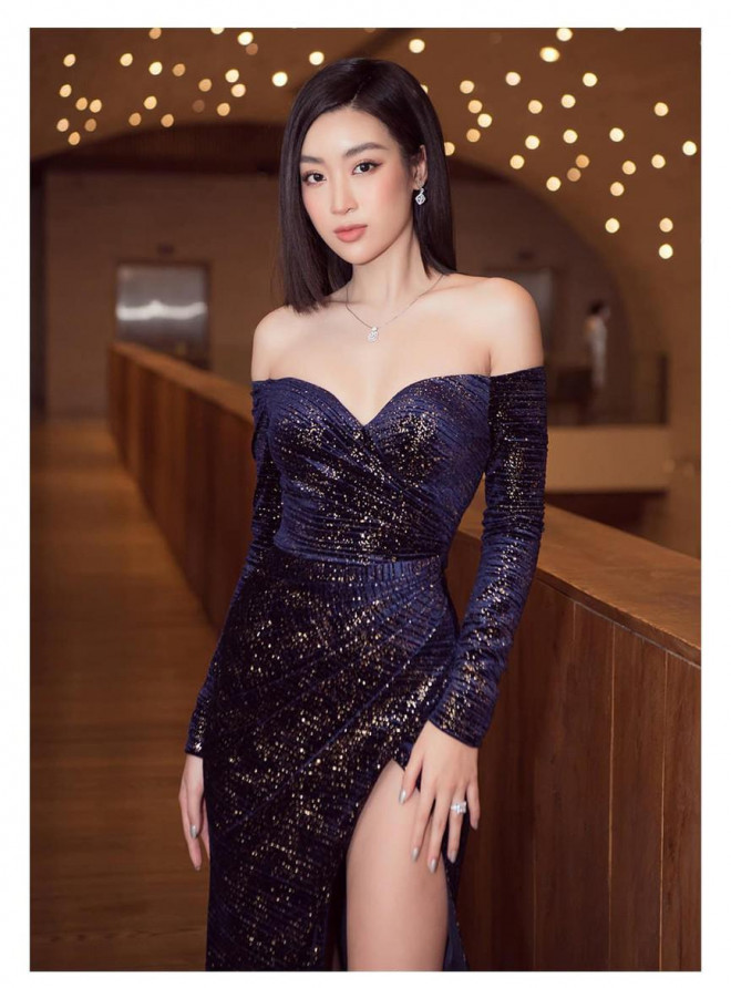 Diện váy xẻ cao, Hoa hậu Đỗ Mỹ Linh khoe chân dài miên man cực nóng bỏng - 4