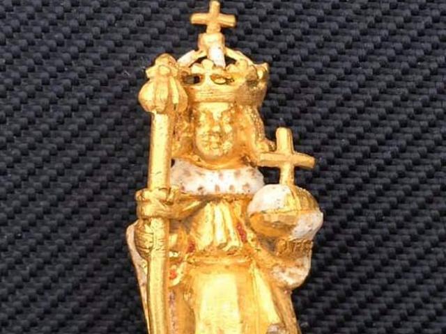 Thế giới - Nhặt được mảnh "sắt vụn", không ngờ là báu vật hơn 2 triệu USD, mất tích gần 400 năm