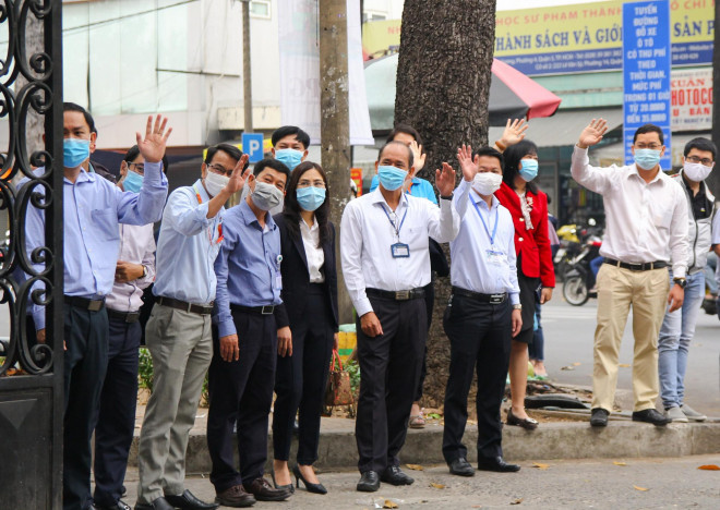 Ấm áp chuyến xe đoàn viên đưa sinh viên về quê đón Tết - 12