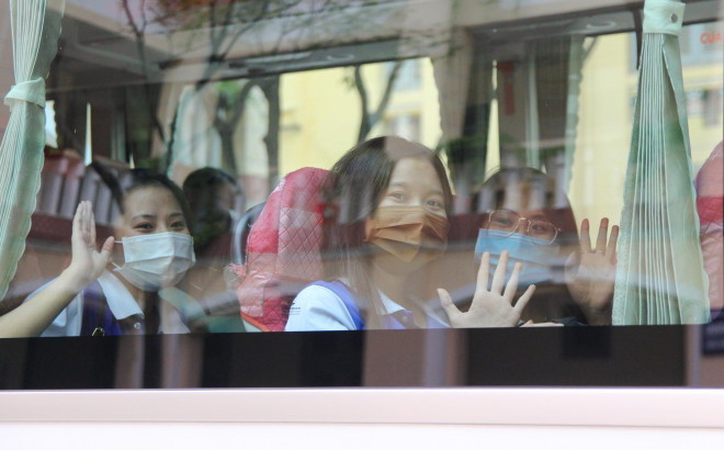 Ấm áp chuyến xe đoàn viên đưa sinh viên về quê đón Tết - 13