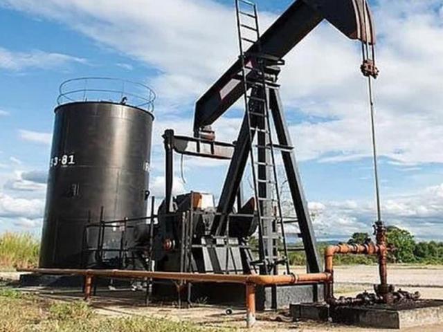 Thị trường - Tiêu dùng - Giá dầu hôm nay 1/2: U ám phiên đầu tháng