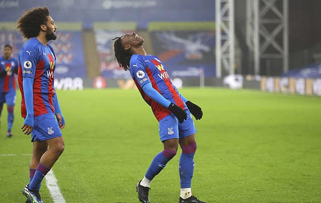 Video Crystal Palace - Wolverhampton: Sút xa đẹp mắt, chiến thắng tối thiểu - 1