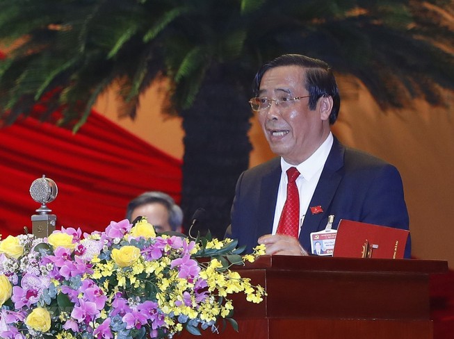 Ông Nguyễn Thanh Bình, Phó trưởng Ban Tổ chức Trung ương, thay mặt Ban kiểm phiếu, công bố kết quả bầu cử. Ảnh: TTXVN