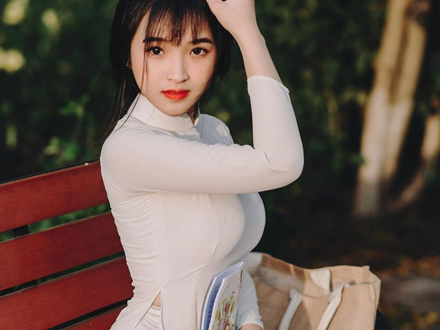 Làm đẹp - Nữ sinh Đồng Nai nổi nhờ áo dài tôn đường cong bị bàn tán vì phổng phao tuổi dậy thì