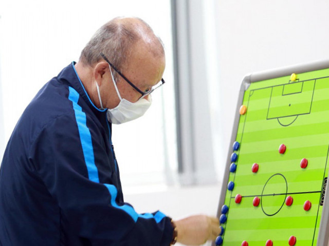 Bóng đá - Khó người, khó ta