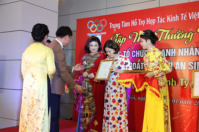 CEO Dạ Thảo Liên - Phạm Sâm: Học tập là con đường ngắn nhất để thành công - 2