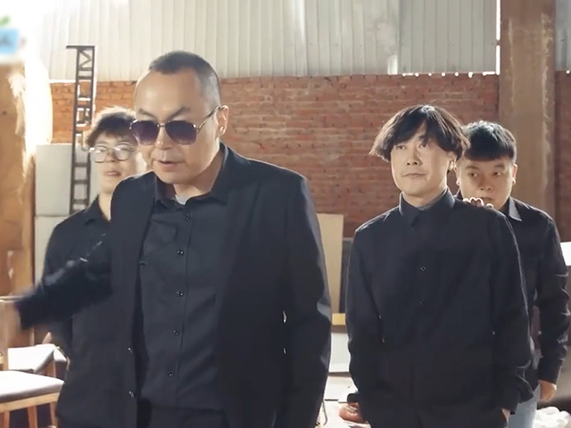 Video Clip Cười - Đại ca giang hồ gặp họa chỉ vì đàn em chuyên "phá game"