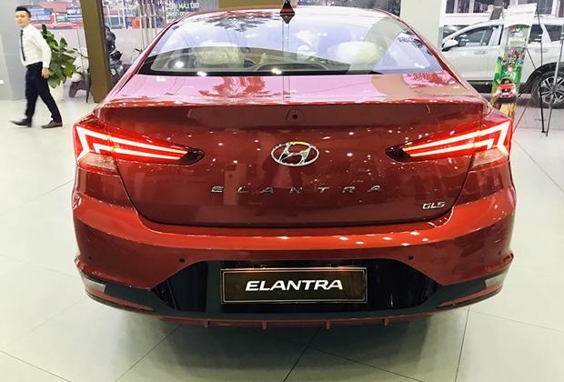 Giá xe Hyundai Elantra mới nhất 2021: Cập nhật giá kèm thông số - 5