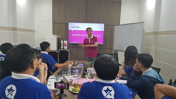 Đội ngũ kỹ thuật viên chuyên nghiệp luôn được đào tạo bài bản nghiệp vụ