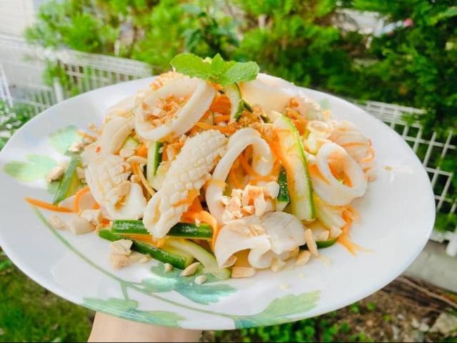 Ẩm thực - Gỏi mực chua cay đơn giản nhanh gọn, món ngon thay đổi cho ngày Tết