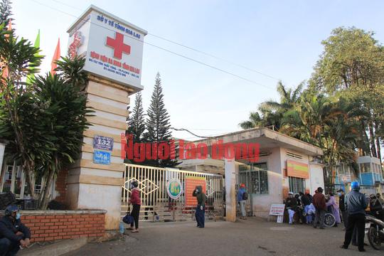 Người bên ngoài không thể vào trong Bệnh viện Đa khoa tỉnh Gia Lai
