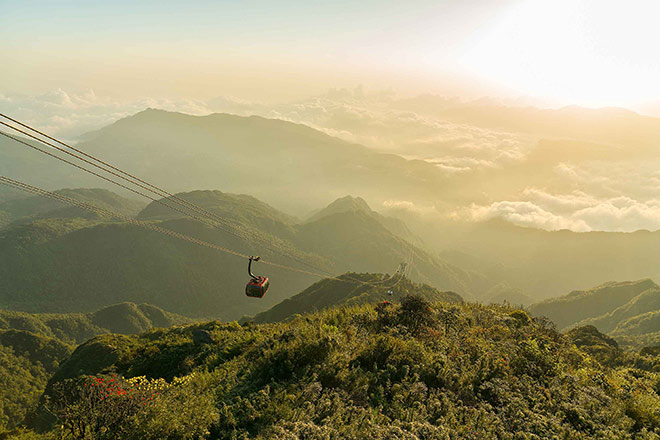 Hệ thống cáp treo Fansipan đã mở ra một hành trình kỳ thú chinh phục “Nóc nhà Đông Dương”