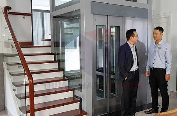 “Người phán xử” - NSND Hoàng Dũng đang trải nghiệm thang máy Fuji Nhật Bản