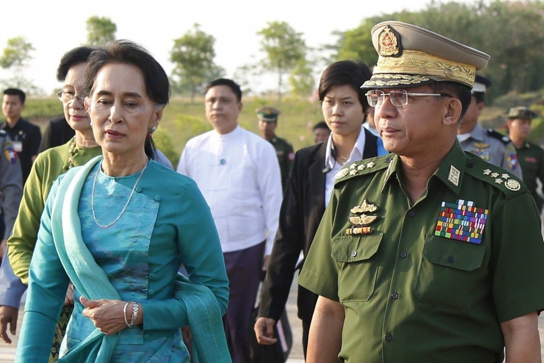 Tướng Min Aung Hlaing hành động trước khi nhiệm cuối cùng vơi tư cách là Tổng tư lệnh quân đội Myanmar kết thúc.