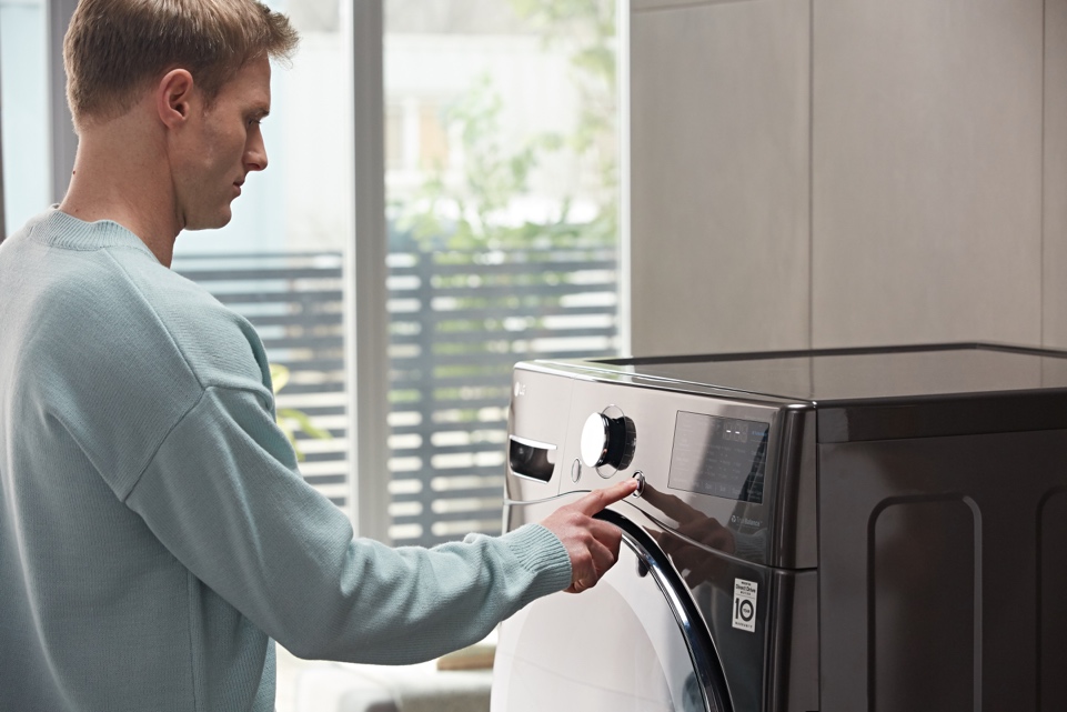 Máy giặt LG AI DD dễ sử dụng, phù hợp với gia đình nhiều thế hệ
