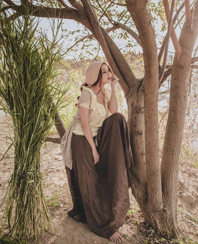 Đây là một trào lưu bắt nguồn từ những bộ ảnh nude nghệ thuật của nhiếp ảnh gia David Dubnitskiy.
