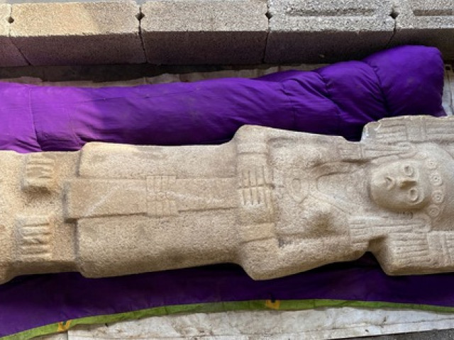 Du lịch - Sửa trang trại, người đàn ông tìm ra bảo vật "nữ hoàng cuối cùng"