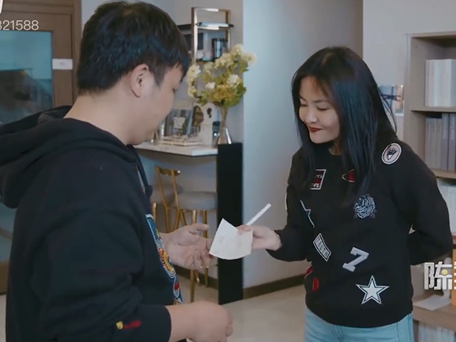 Video Clip Cười - Cho bạn vay tiền thì hết mình, đến khi đòi tiền bạn cho mình... khiếp luôn