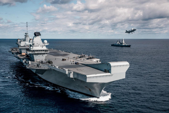 Tàu sân bay HMS Queen Elizabeth sắp được triển khai đến biển Đông. Ảnh: PA