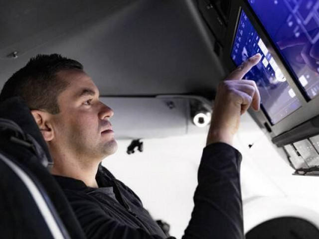 Kinh doanh - Tỷ phú Mỹ mua toàn bộ chuyến bay SpaceX để đi vòng quanh vũ trụ