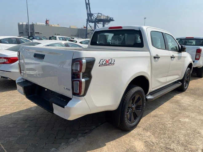 Isuzu D-Max 2021 đã có mặt tại Việt Nam, đại lý nhận đặt cọc, dự kiến giao xe sau Tết - 7