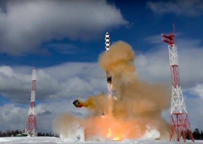 Tên lửa hạt nhân Sarmat của Nga trong đợt phóng thử nghiệm.