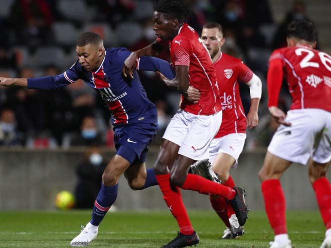 Video PSG - Nimes: Mbappe tỏa sáng, bắt nạt "nhược tiểu" - 1