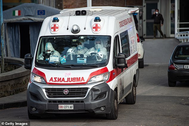 Tài xế xe cứu thương bị mafia Ý dọa giết vì bật còi xe. Ảnh minh họa: Getty Images
