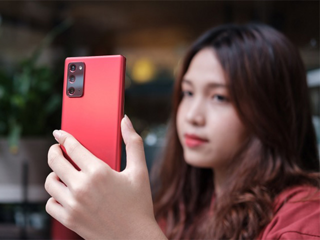 Tuyển chọn smartphone màu đỏ đón tài lộc năm Tân Sửu