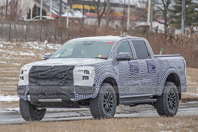 Ford Ranger Raptor thế hệ mới ngụy trang chạy thử để lộ chi tiết lạ - 1