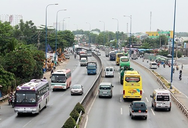 Đi chơi xa bằng xe ô tô trong dịp Tết không quên các điều sau - 2