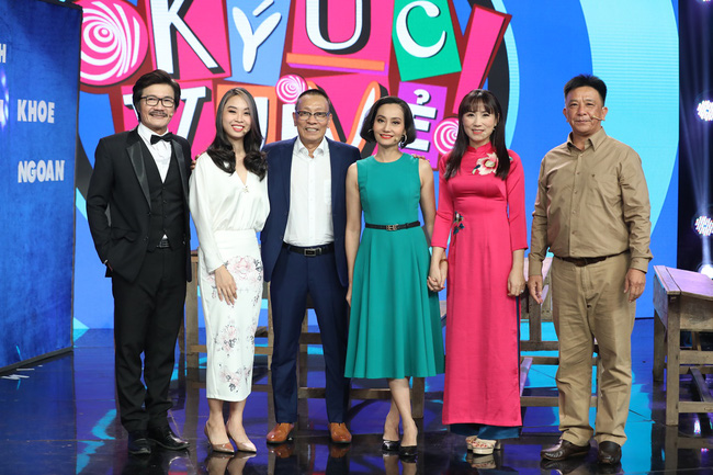 MC Lại Văn Sâm cùng diễn viên Mẹ con Đậu Đũa trong chương trình Ký ức vui vẻ tập 11