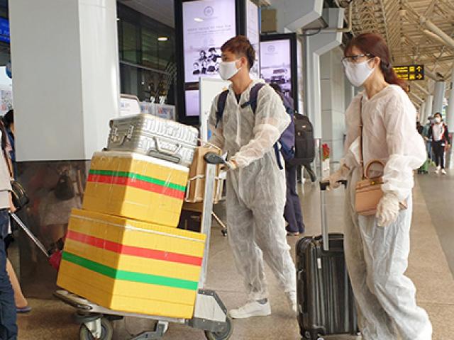 Tin tức trong ngày - Xác định 47 trường hợp tiếp xúc với nhân viên sân bay Tân Sơn Nhất nhiễm COVID-19