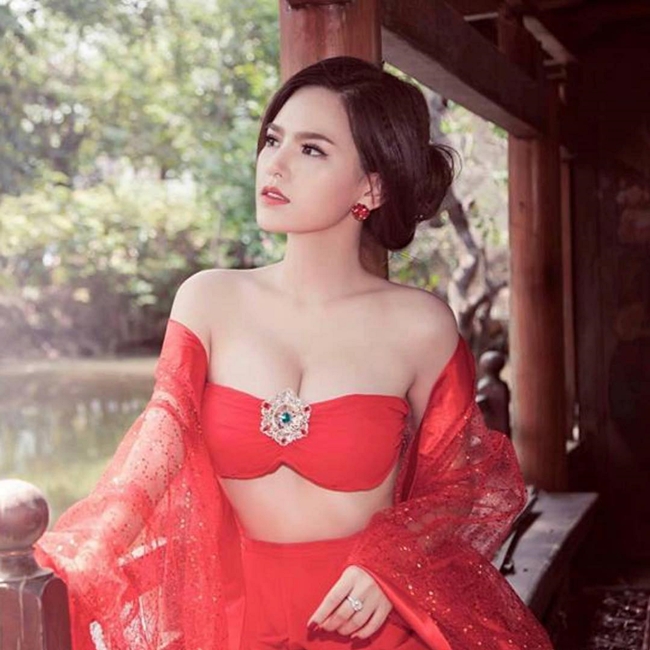 Phi Huyền Trang vẫn được biết đến với biệt danh "thánh nữ Mì Gõ". Ngoài ra cô cũng tham gia diễn xuất trong một số bộ phim đặc biệt là phim Tết. 
