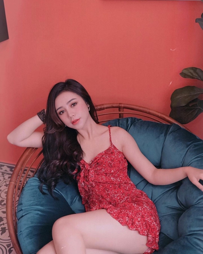 &#34;Điểm yếu” hình thể của cô là là to ở phần đùi nên cô tập trung các bài tập giúp đùi thon gọn như squat chân, chạy bộ...
