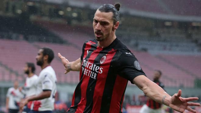 Ibrahimovic lập cú đúp vào lưới Crotone và cán mốc 500 bàn thắng ở cấp độ các CLB anh khoác áo