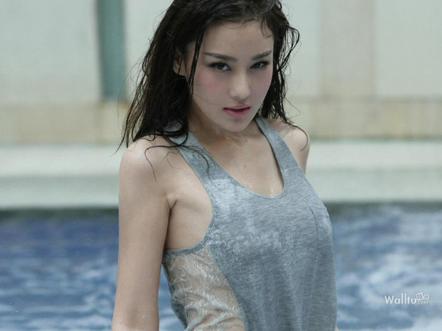 Làm đẹp - "Lý Mạc Sầu sexy nhất" từ ngày làm vợ sĩ quan, tuổi "băm" vẫn trẻ đẹp