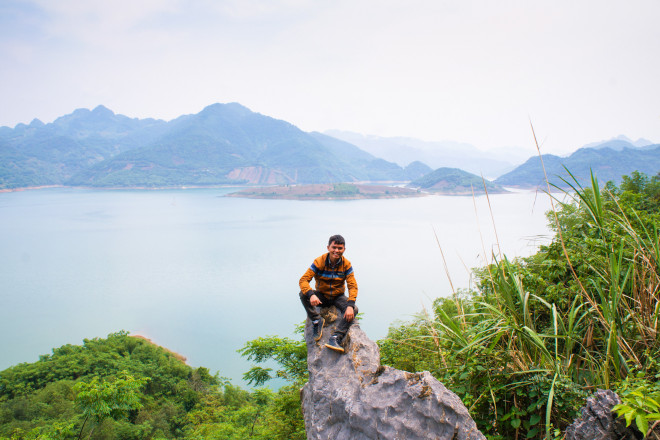 Ngồi trên mỏm đá tự sướng với một khúc Đà Giang
