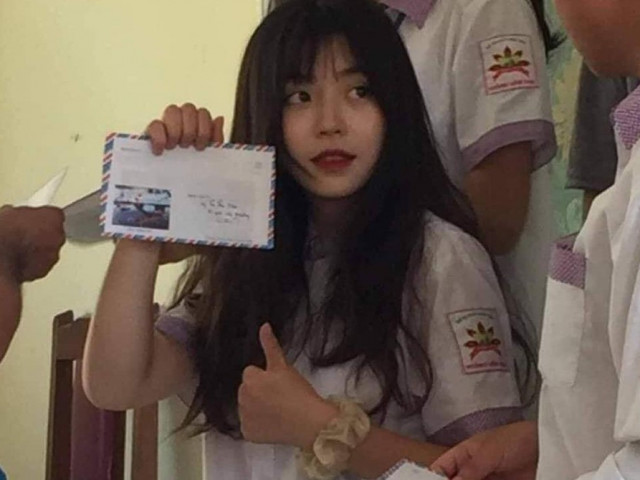 Giáo dục - du học - Nghỉ Tết sớm do dịch, thầy cô không quên lì xì quà Tết khiến teen... mừng muốn rớt nước mắt