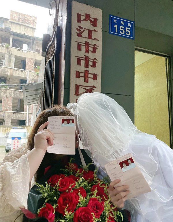Cặp đôi đũa lệch hot nhất nhì Trung Quốc thông báo kết hôn, nhan sắc chú rể xuất sắc - 3