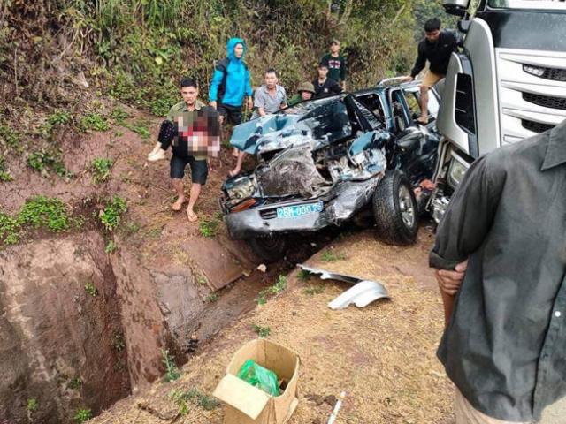 Tin tức trong ngày - Xe bồn va chạm với xe biển xanh, 7 người thương vong