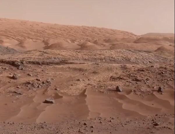 Hình ảnh bề mặt Sao Hỏa do tàu thăm dò của NASA ghi lại.