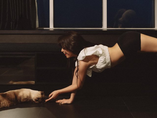 Làm đẹp - Hết thảm hoạ “đô con”, Hoàng Thuỳ Linh lấy lại vóc dáng sexy đầy mê hoặc ở tuổi “băm”