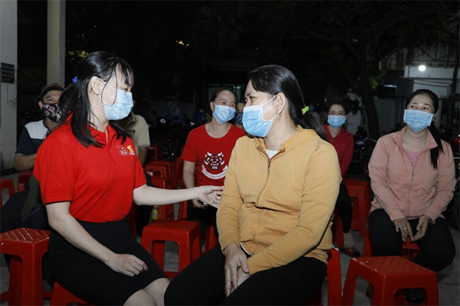 Đại diện Sabeco thăm hỏi, động viên người lao động có hoàn cảnh bị ảnh hưởng bởi dịch COVID-19