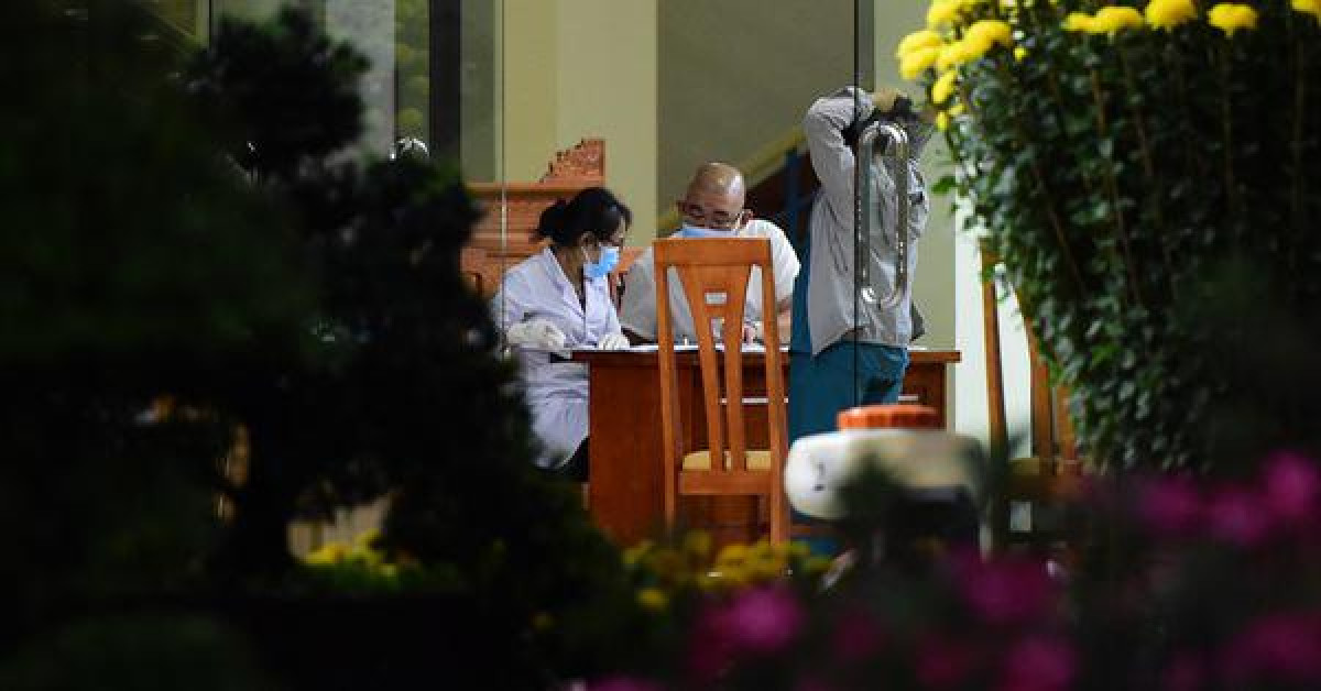 Tin tức trong ngày - Hơn 200 cán bộ, công chức quận 10 qua đêm ở trụ sở vì có ca nghi nhiễm SARS-CoV-2