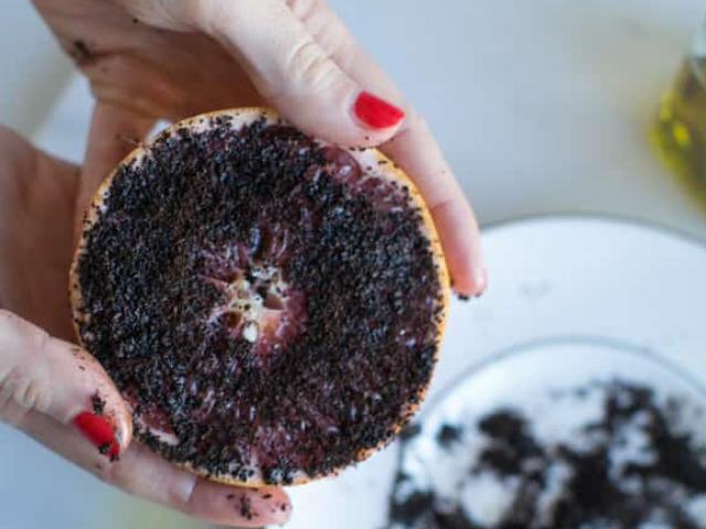 Làm đẹp - Thử thay nước lá mùi bằng tắm bưởi trước thềm Giao thừa, da bạn sẽ sáng mịn hơn nhiều!